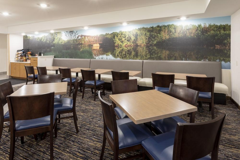 Food & Drinks 3, GrandStay Hotel & Suites, Goodhue