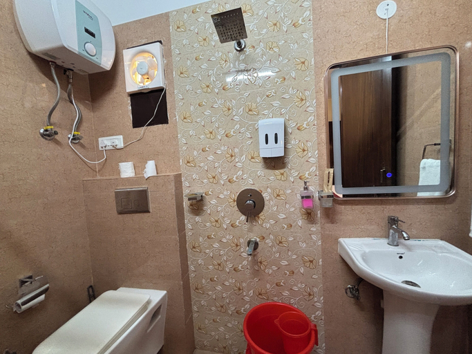 Bathroom 2, Fortune Home Service Apartment Sector-72, Gautam Buddha Nagar