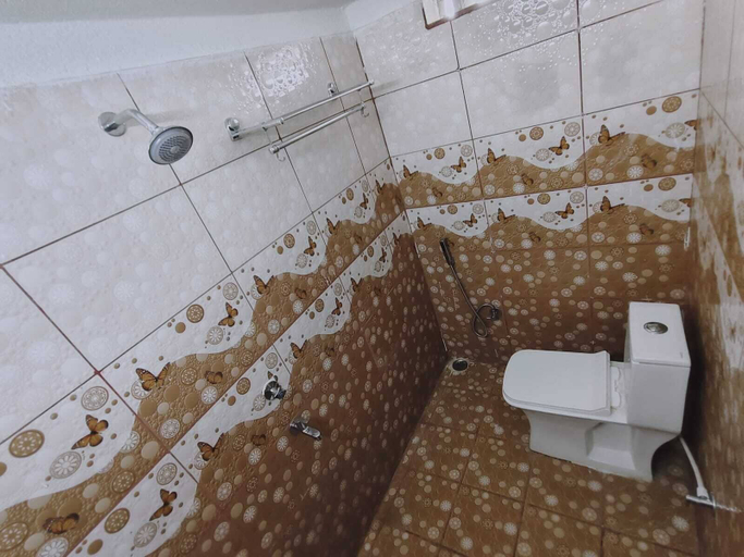 Bathroom 5, Rimjhim Water Kingdom & Resort, Ranchi