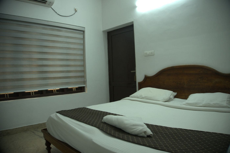 Room 5, Pop Tavern Kerala house, Thiruvananthapuram