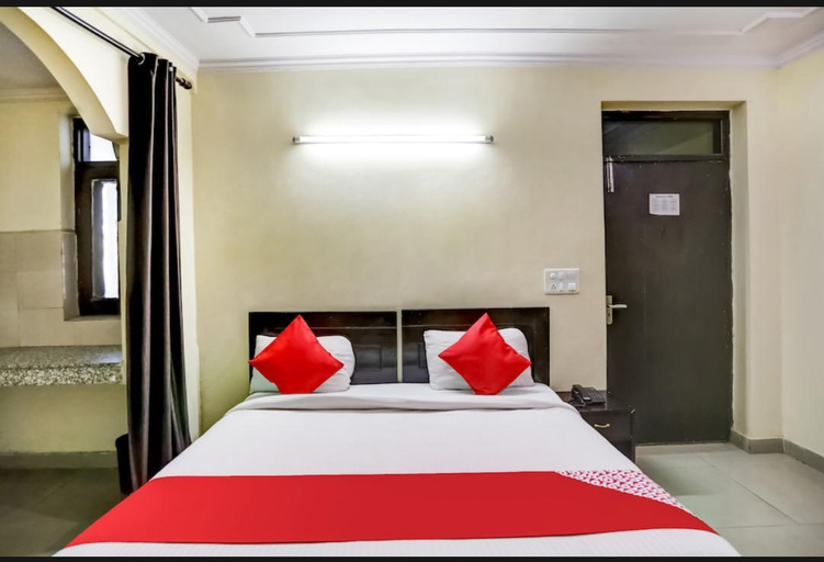 Others 4, Dev Residency, Delhi