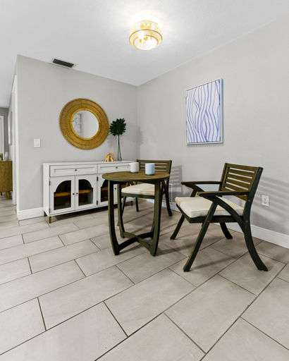 Room 3, Your Beach Getaway Putt Putt Bikes Game Room BBQ, Pinellas