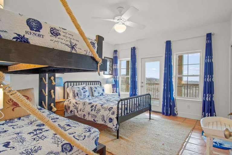 Room 2, Amazing Beach Views Boardwalk to Beach Shared Pool, Nueces