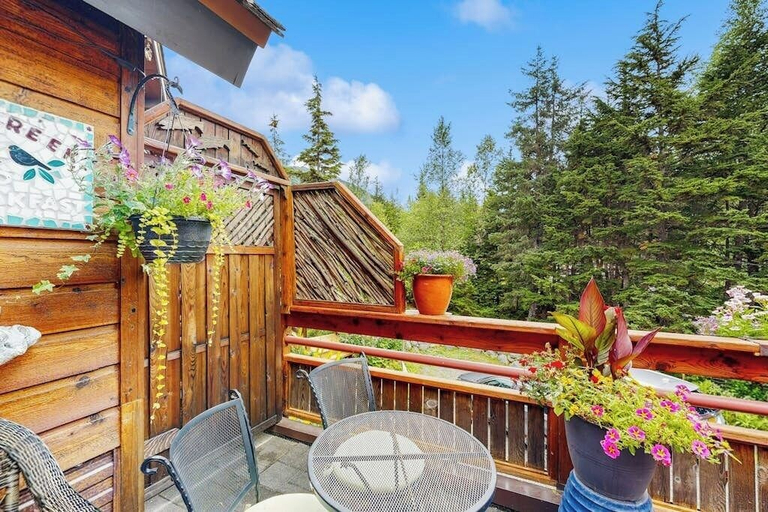 Interior 5, Glacier-view Studio w/ Its Own Private Entrance, Anchorage