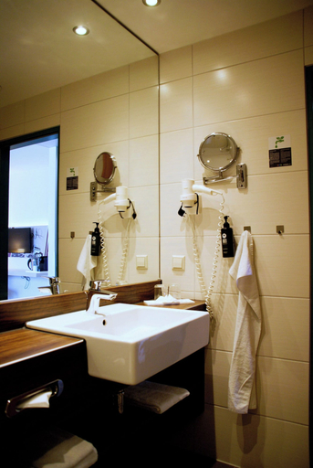 Bathroom 5, Taste Hotel Limes Thermen Aalen, Ostalbkreis