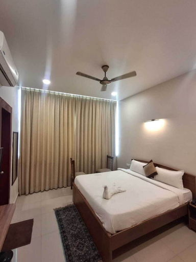 Bedroom 3, Devki Grand Hotel, Gwalior