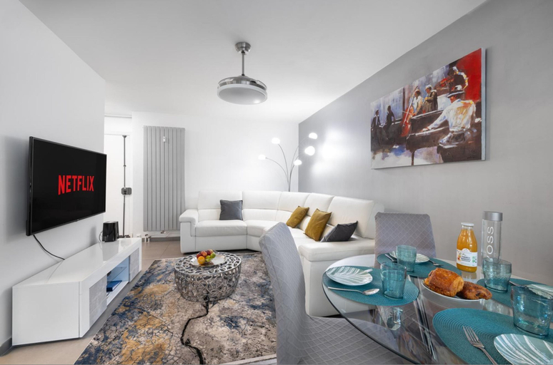 Room 2, Bright One Bedroom Apartment in Cannes - 2394, Alpes-Maritimes