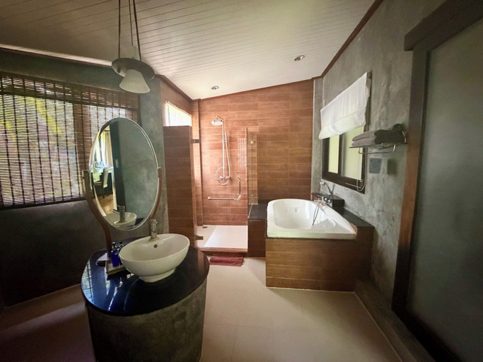 Bathroom 4, Aonang Phu Petra Resort Krabi, Mueang Krabi