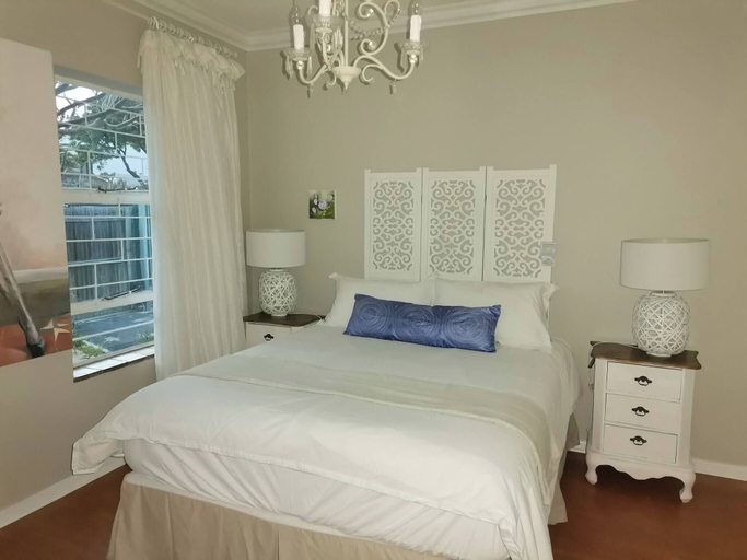 Room 4, Cornerhouse Family Retreat, City of Cape Town