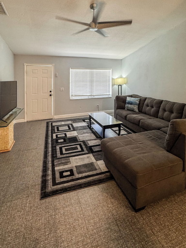Living area 4, Secluded Hideaway - Private Retreat, Pinellas