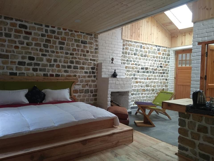 Bedroom, Jujurana Stays, Kullu