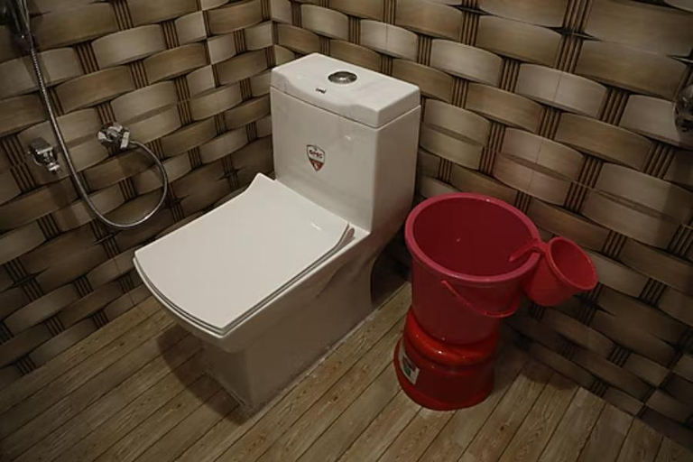 Bathroom 3, Shree Mahal Homestay Khajuraho, Chhatarpur
