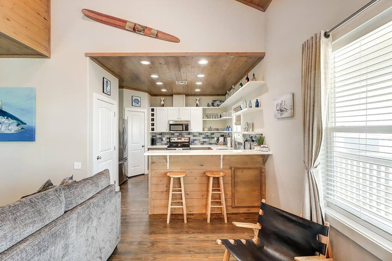 Room 4, Nauti Paradise- Private Pool Game Room, Nueces