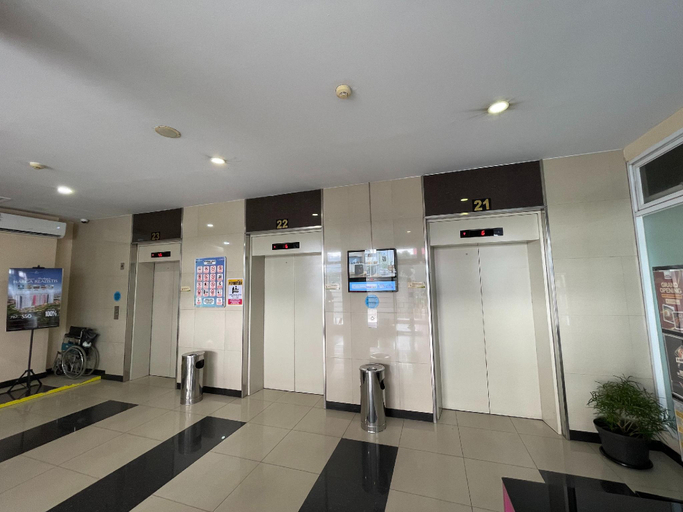 Lobby 1, Apartmen Green Pramuka By Erna.WD, Central Jakarta