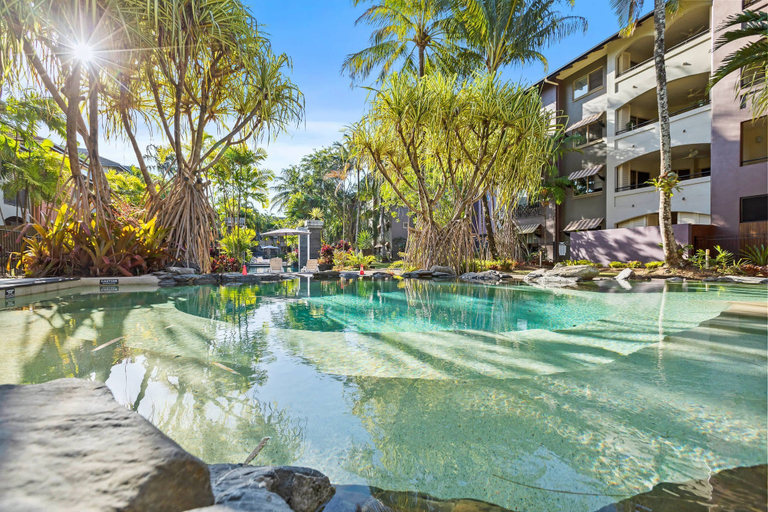 Room 5, Resort Apartment - 9 Pools Gym Access, Cairns