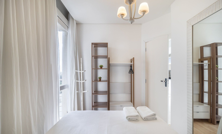 Room 2, Excellent Beachfront apt With Barbecue Ida101, Florianopolis