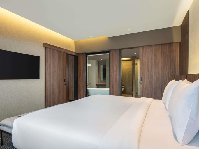 Bedroom 3, Novotel Pontianak Convention Centre, Pontianak