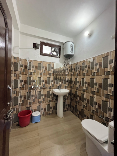 Bathroom 4, Snow Mount View, Chamba