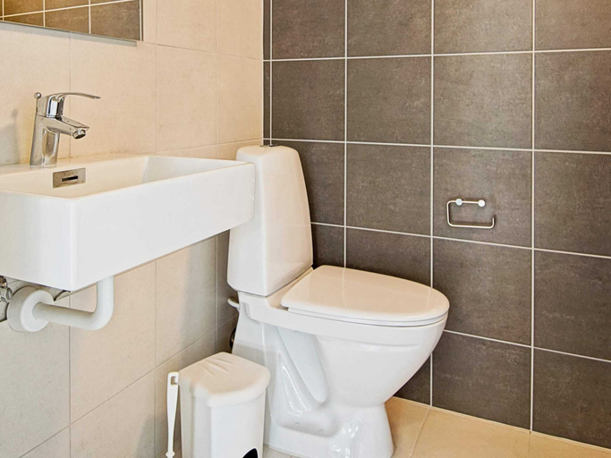 Bathroom 3, 5 Star Holiday Home in Nexo, Bornholm