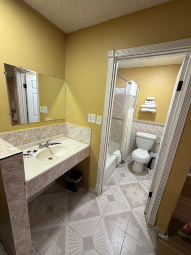 Bathroom 3, Horizon Inn Motel, Los Angeles