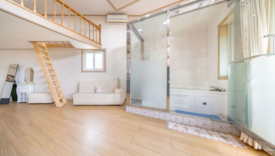 Others 4, Gapyeong Art Pension, Gapyeong