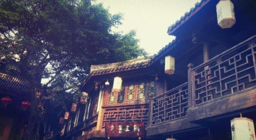 Exterior & Views