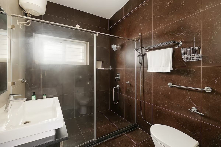 Bathroom 3, Cedar Wood Villa by Redolive, Bangalore