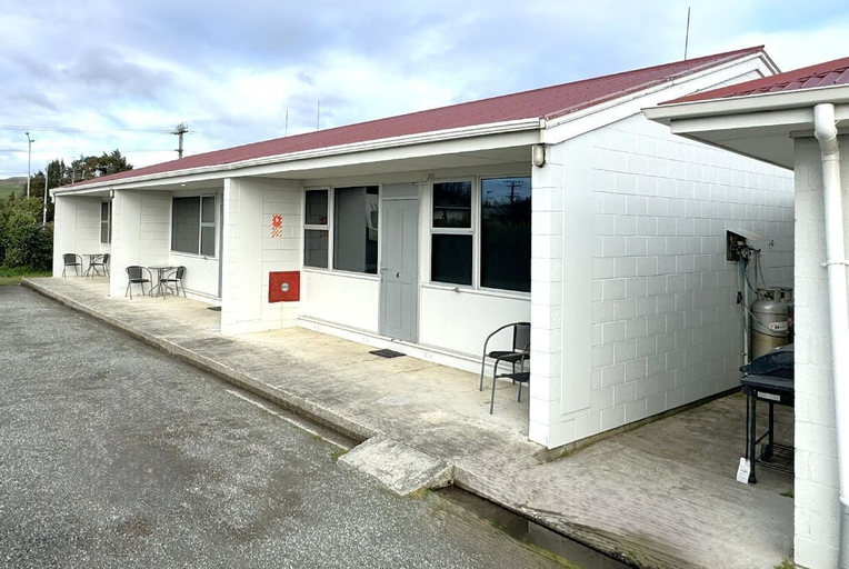 Exterior & Views 2, Charlton Motel, Gore