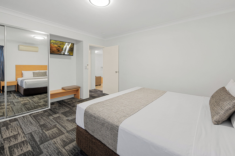 Bedroom 3, Sunnybank Star Hotel & Apartments, Eight Mile Plains
