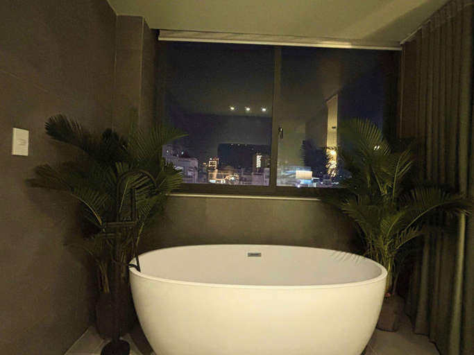 Bathroom 3, PIN Nguyen Cu Trinh, District 1