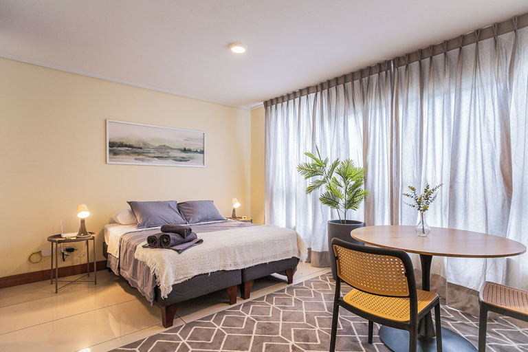 Room 4, Trendy Apartment Las Condes | Modern City Living, Cordillera