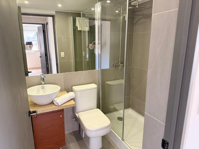 Bathroom 4, RQ Costanera Apartments, Santiago