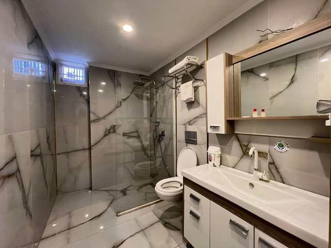 Bathroom 3, Esma Apart Hotel, Alanya