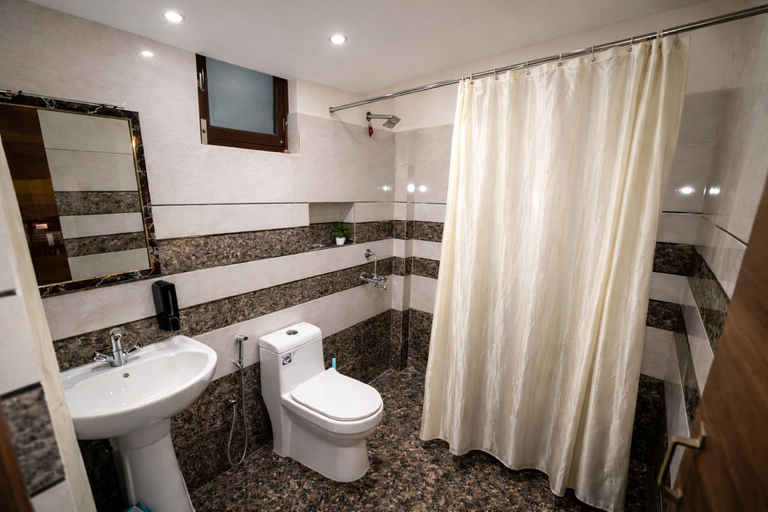 Bathroom 3, bajoon homestay, Nainital