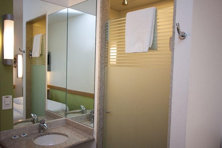Bathroom, ibis budget Campo Grande, Campo Grande