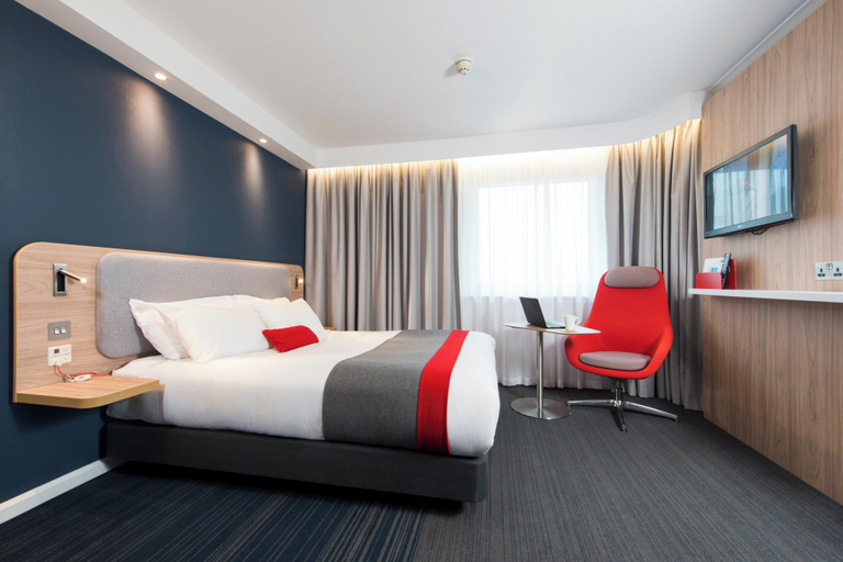 Bedroom 4, Holiday Inn Express GLASGOW AIRPORT by IHG, Renfrewshire