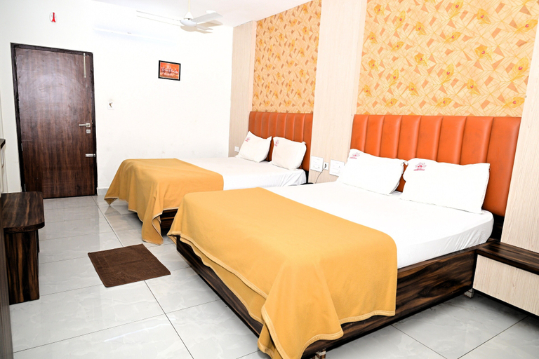 Room 2, Hotel Divigrand, Krishna