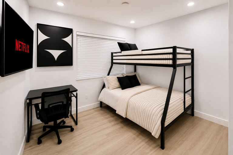 Room 2, Hollywood Luxury Retreat with Arcade, Broward