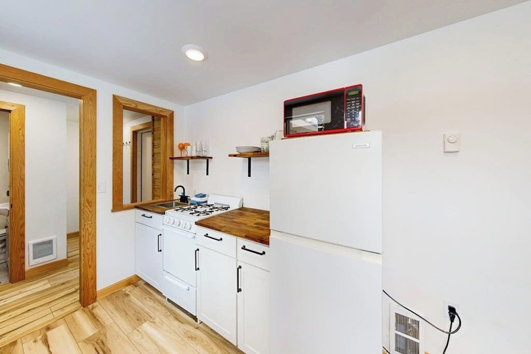 Interior 4, Container-home Cottage Near Alyeska & Double Musky, Anchorage