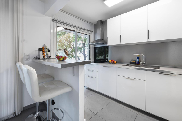 Room 3, Bright One Bedroom Apartment in Cannes - 2394, Alpes-Maritimes