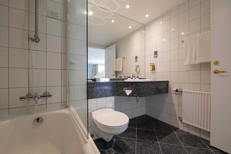 Bathroom 5, Stoke by Nayland Hotel, Golf and Spa, Suffolk