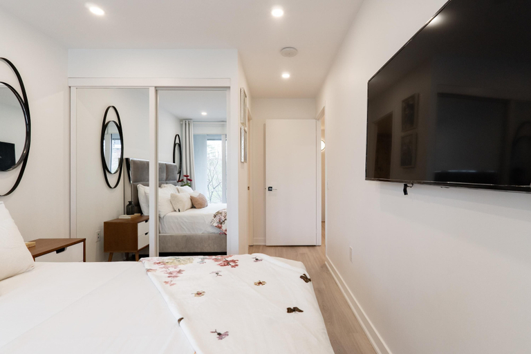 Living area 4, Ardelle Hotel, Toronto