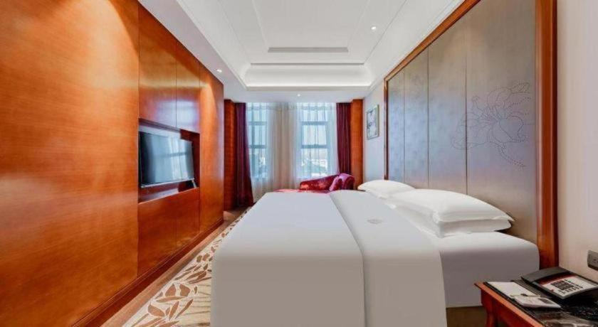 Bedroom 3, Grand Skylight International Hotel Wu Hai, Wuhai