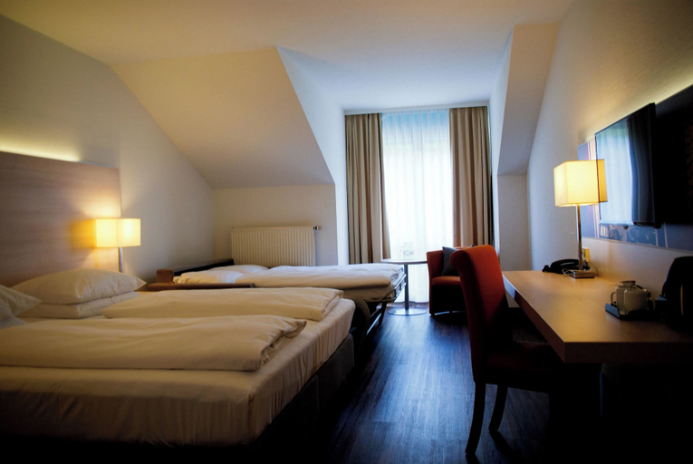 Bedroom 3, Taste Hotel Limes Thermen Aalen, Ostalbkreis