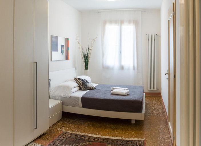Bedroom 3, Accademia Charm 3 by Wonderful Italy, Venezia