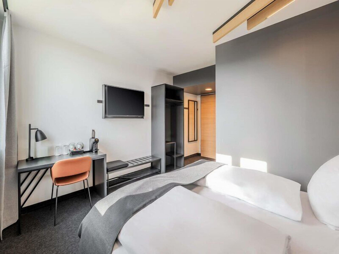 Bedroom 3, B&B HOTEL Offenburg-Hbf, Ortenaukreis