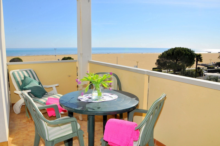 Others 1, Enjoy a charming lateral sea view studio apartment, Venezia