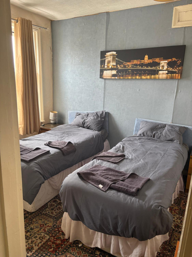 Bedroom 2, Cowley hotel, Blackpool