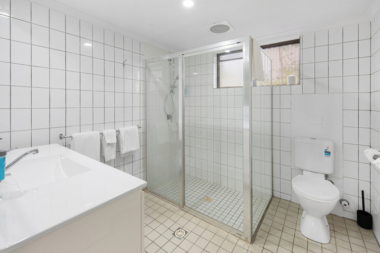 Bathroom 4, Sunnybank Star Hotel & Apartments, Eight Mile Plains