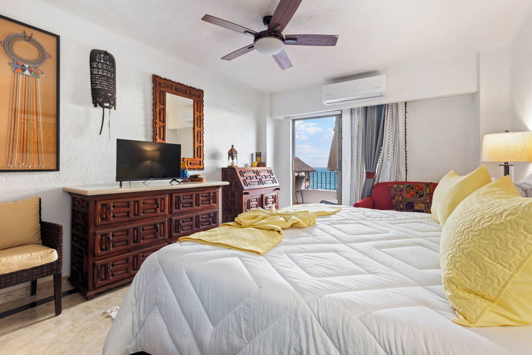 Room 5, Ocean View 2Br Condo-balcony-beach-pool - 212, Puerto Vallarta